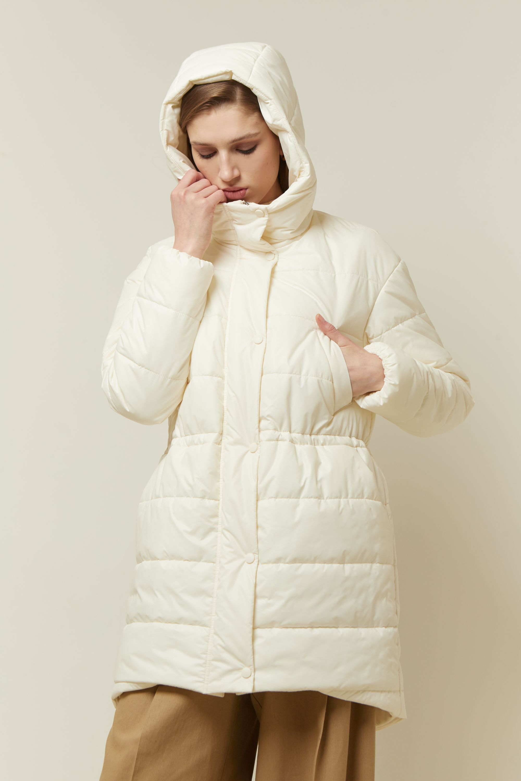 Пальто женское плащевое утепленное 5-13121-1. Фото 1.