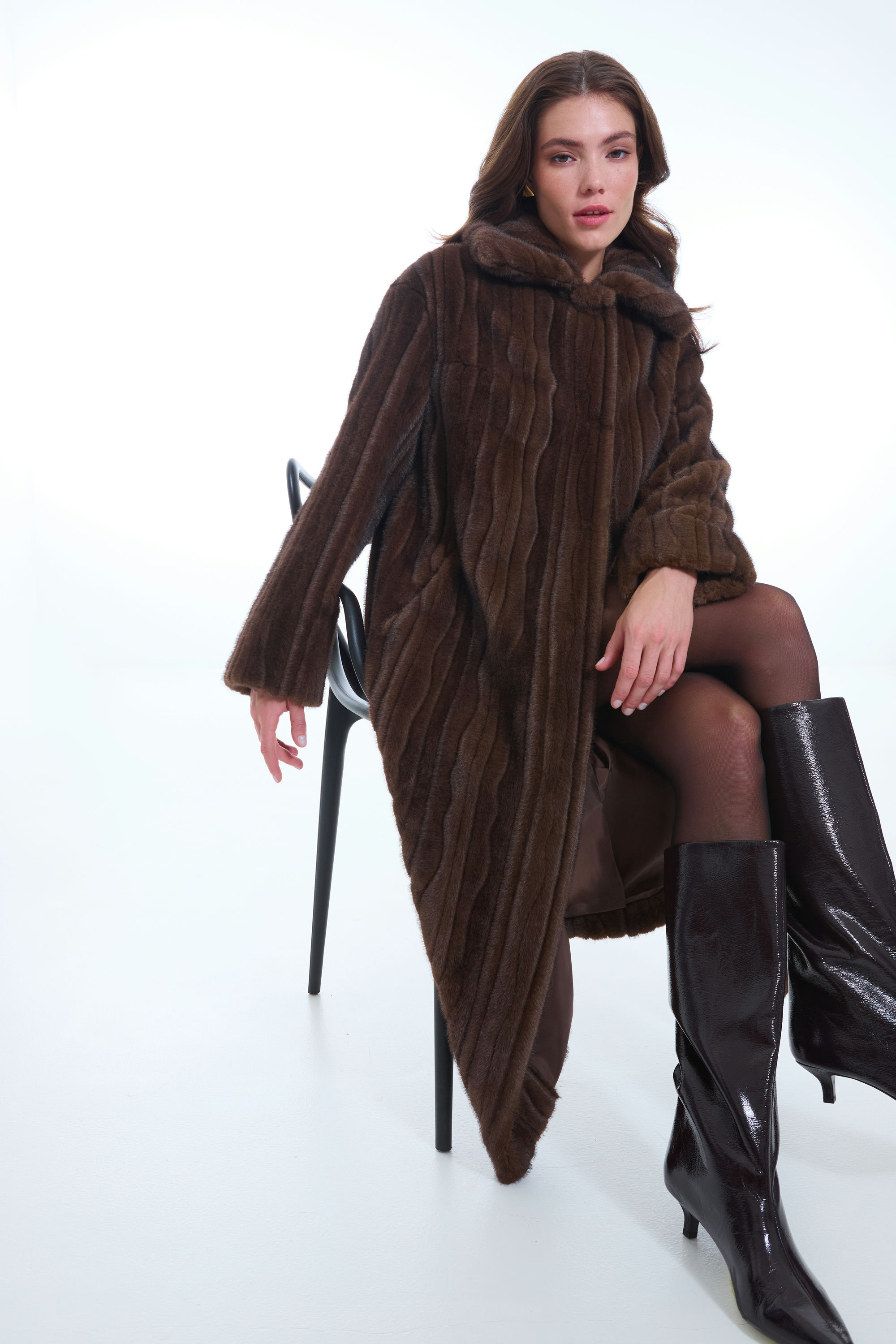 ПАЛЬТО ЖЕНСКОЕ ИЗ ИСКУССТВЕННОГО МЕХА 9-1597