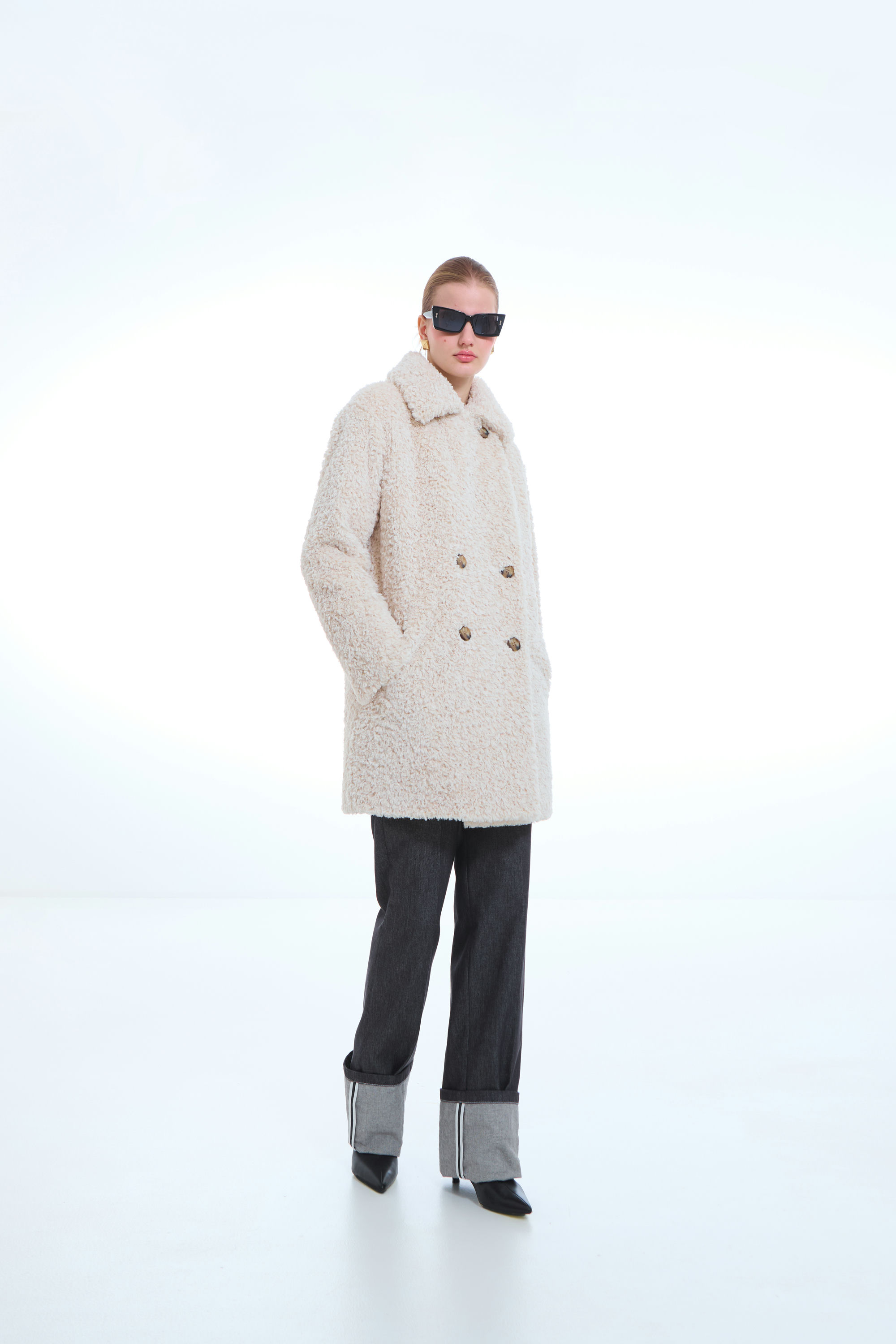 ПАЛЬТО ЖЕНСКОЕ ИЗ ИСКУССТВЕННОГО МЕХА 9-1596